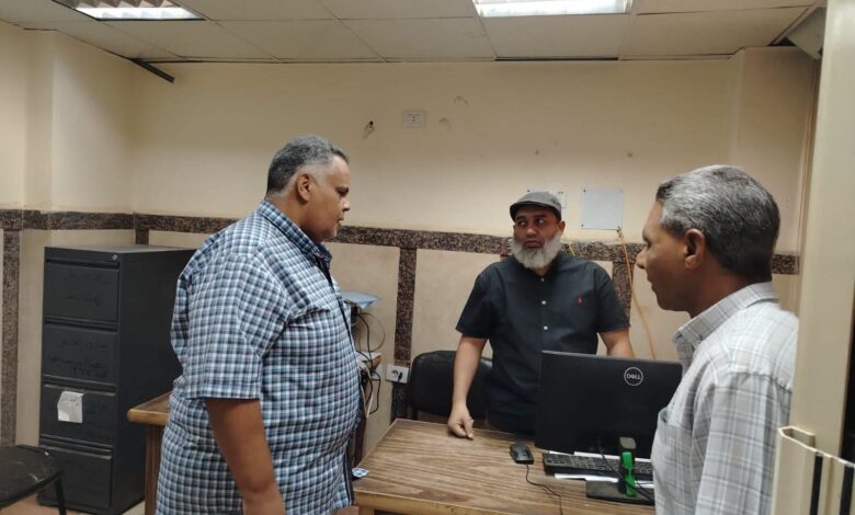 محافظ أسيوط يتابع أداء المركز التكنولوجي بأبنوب ويوجه بسرعة إنجاز خدمات المواطنين