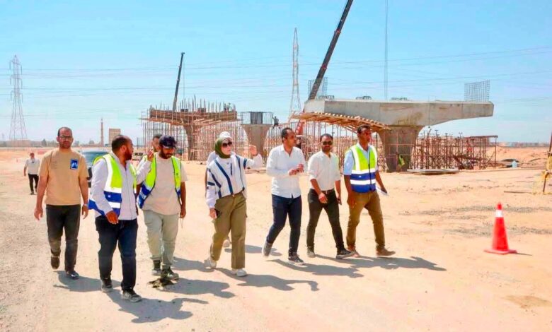 وزيرة الإسكان تتفقد سير العمل بالمشروعات التنموية في السويس الجديدة