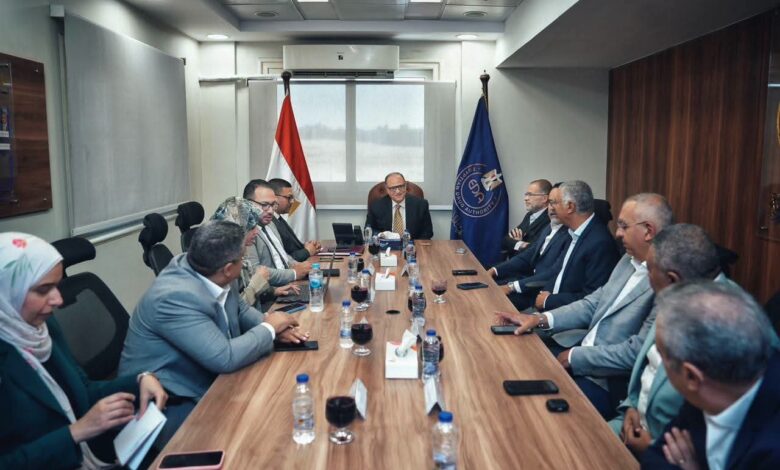 «هيئة الدواء المصرية» تناقش مع شركات التوزيع آليات استقرار السوق