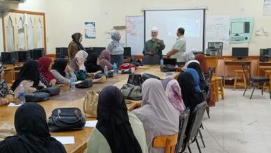 رئيس منطقة سوهاج الأزهرية يتفقد تدريب معلمات رياض الأطفال على توظيف الذكاء الاصطناعي