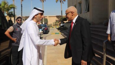 محافظ شمال سيناء يستقبل أمين عام الهلال الأحمر الإماراتي.. والوفد يتفقد المركز اللوجستي بالعريش لتعزيز المساعدات إلى غزة