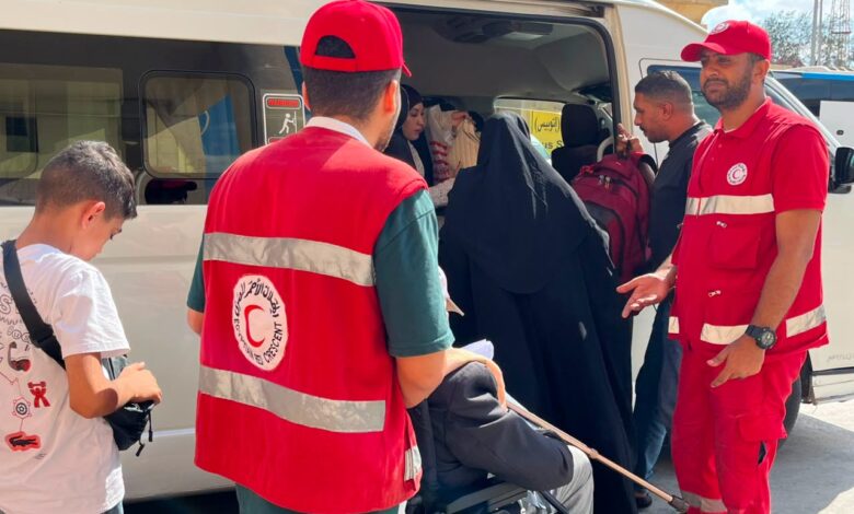 معبر رفح يستقبل 57 فلسطينيًا من المرضى والجرحى ضمن الدفعة الـ78 للعلاج في مصر
