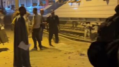 دخان من الفرامل يوقف قطار الصعيد في سوهاج مؤقتًا.. وعودة الحركة لطبيعتها
