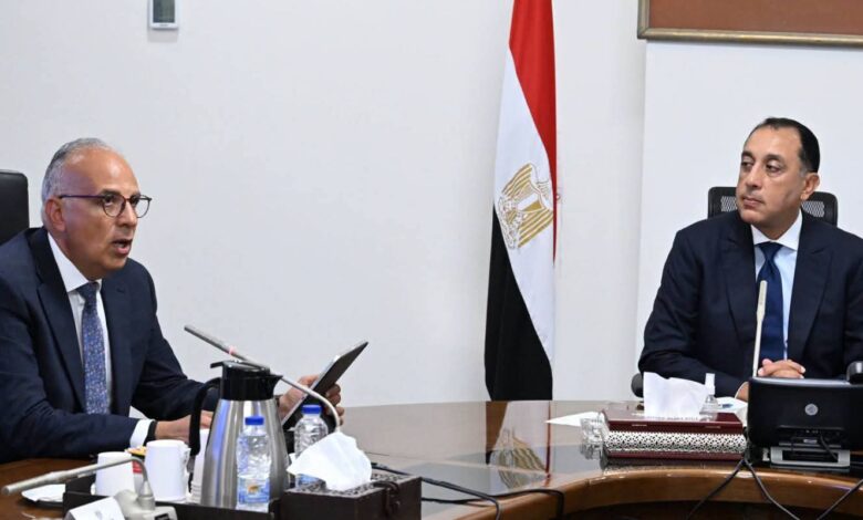 رئيس الوزراء يتابع صيانة واستعادة شواطئ الإسكندرية