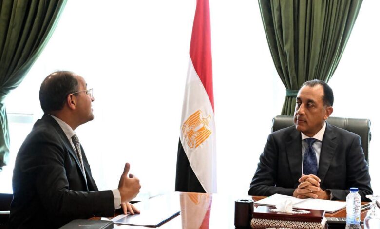 رئيس الوزراء يستعرض مع وزير المالية عدداً من ملفات العمل