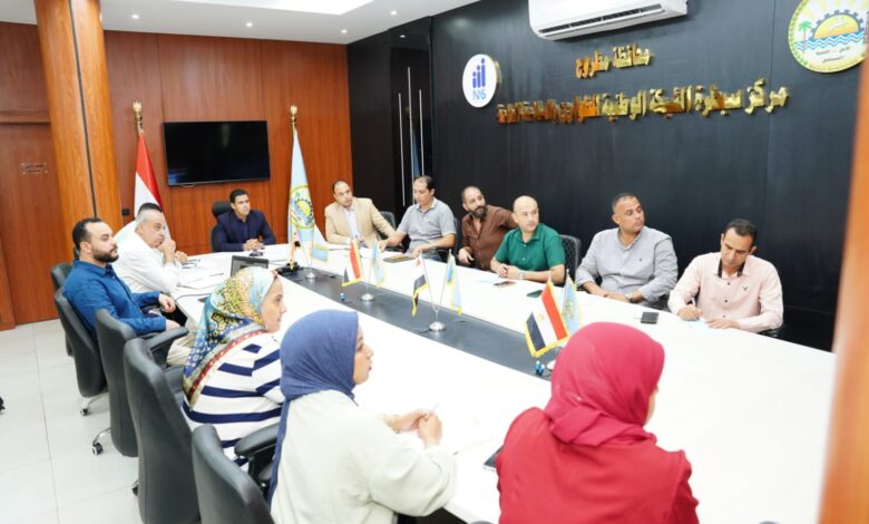 نائب محافظ مطروح يبحث تطوير البوابة الإلكترونية ضمن منظومة الحكومة الرقمية