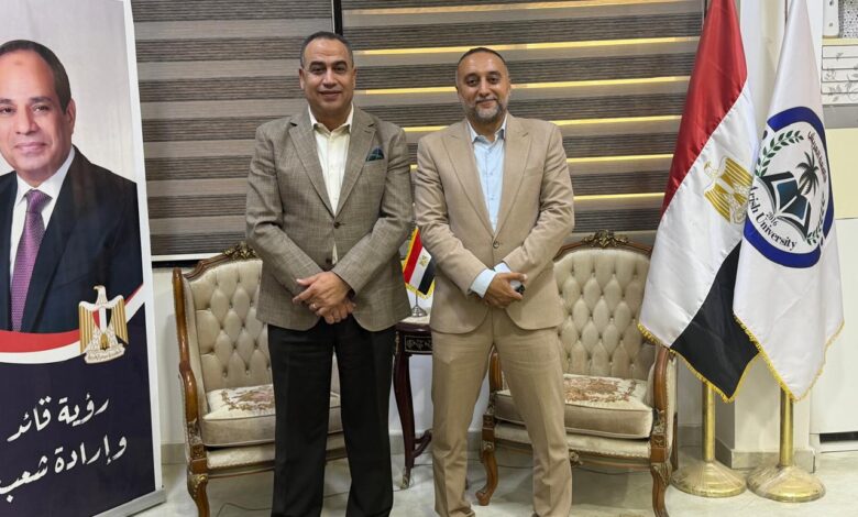 رئيس جامعة العريش يبحث مع وكيل الصحة تعزيز التعاون الطبي والتدريب بالمستشفيات الحكومية