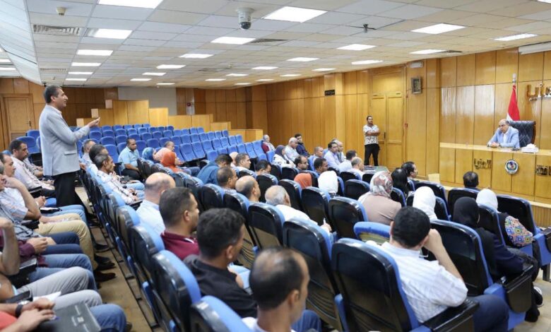 محافظ المنيا: تكامل الرؤى والعمل الميداني أساس تحسين الخدمات ومواجهة التحديات