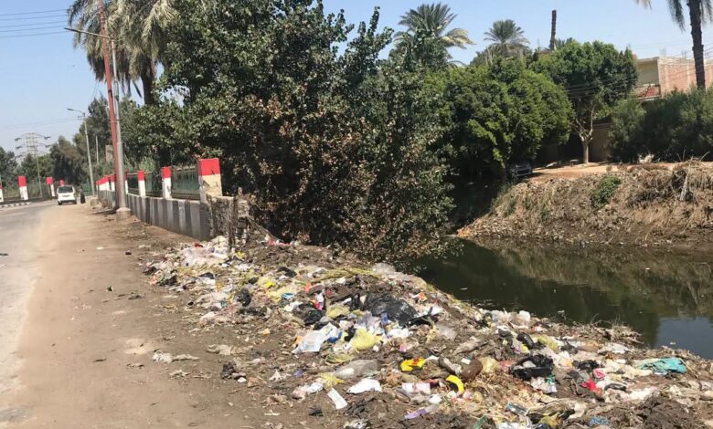 محافظ أسيوط: إنشاء سور على ترعة السنط بمداخل الواسطى لمنع إلقاء المخلفات